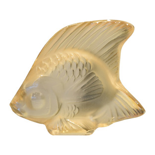 Figure of fish lustré or